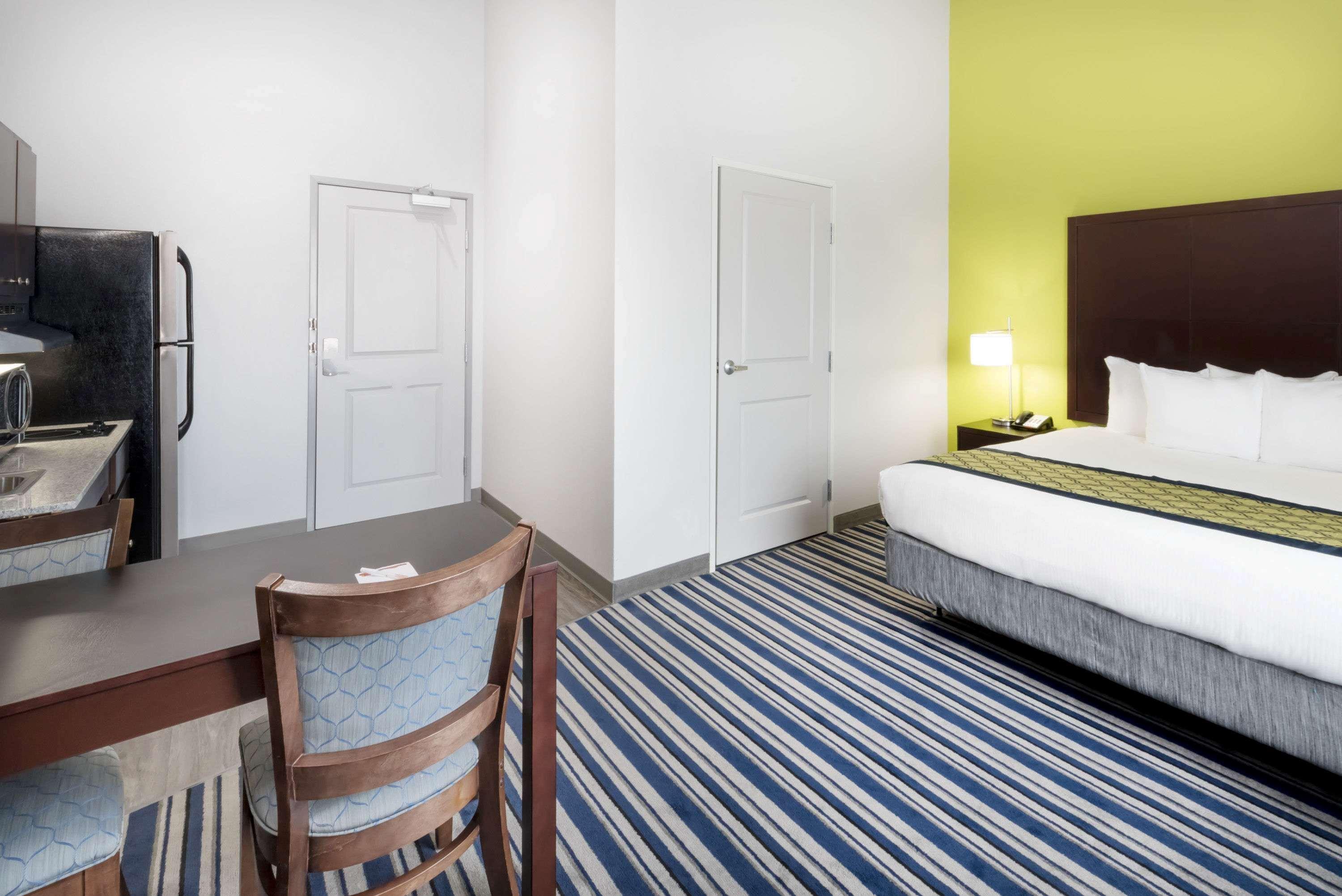 Hawthorn Extended Stay By Wyndham Midland Exterior foto